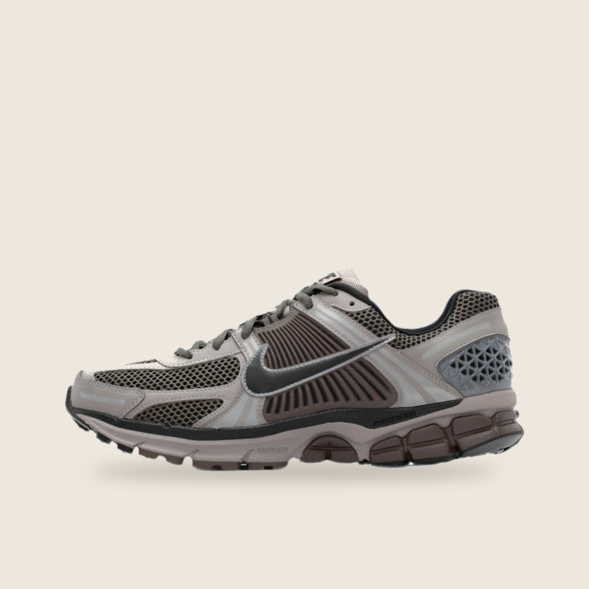Nike Zoom Vomero 5 — Taupe
